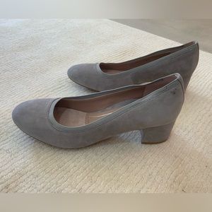 Vionic Women's Gray Suede Block Heels